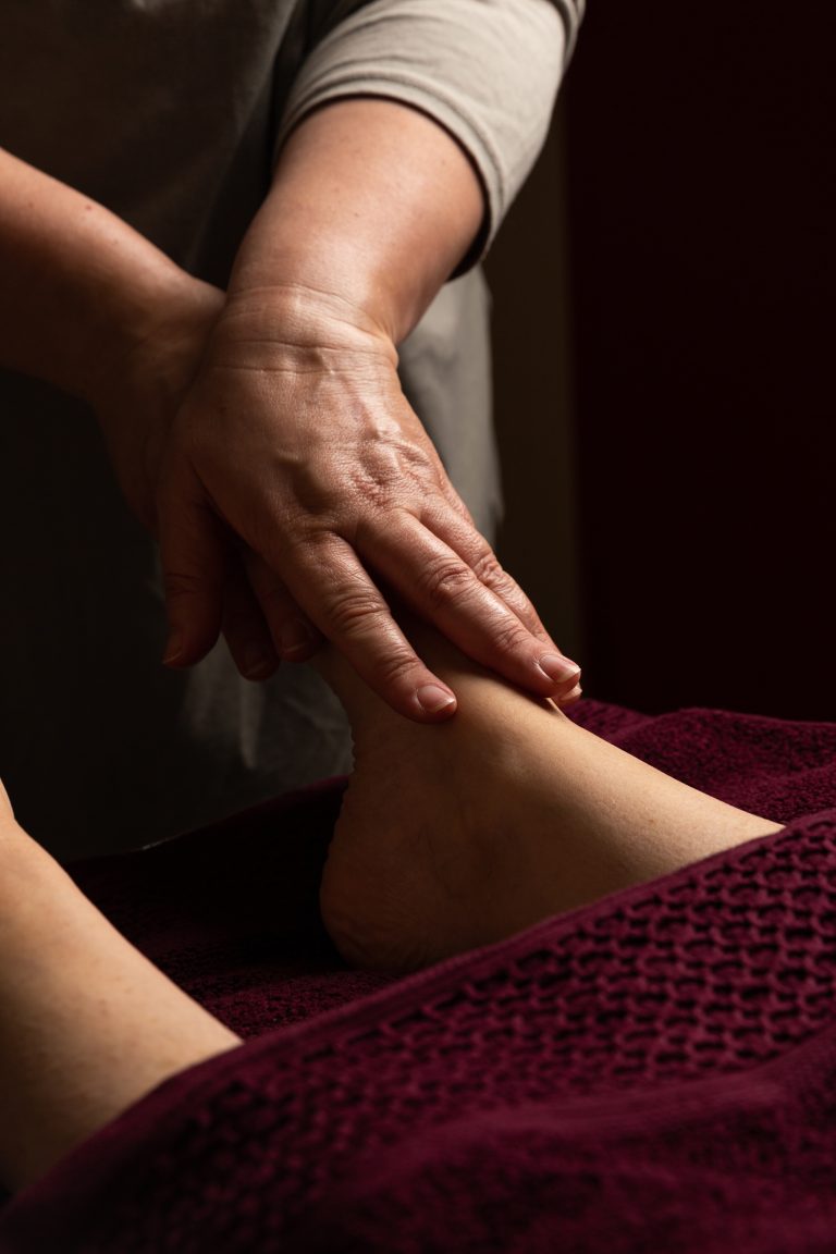 Massage drainant des jambes au centre ÕRA