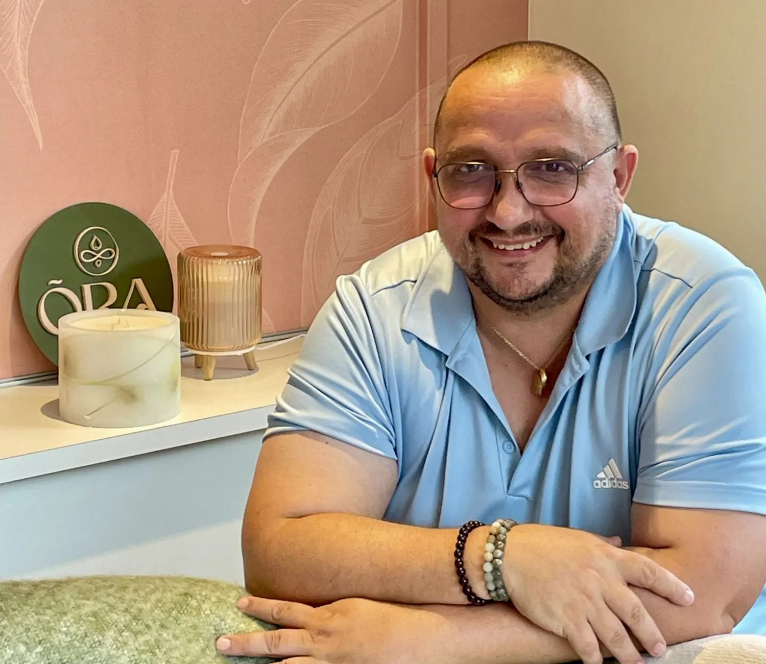 Cédric Evano, magnétiseur au centre ÕRA
