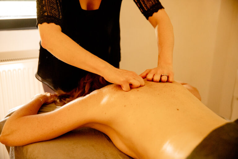 Séance de massage californien au centre ÕRA